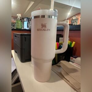 Stanley pink 40oz